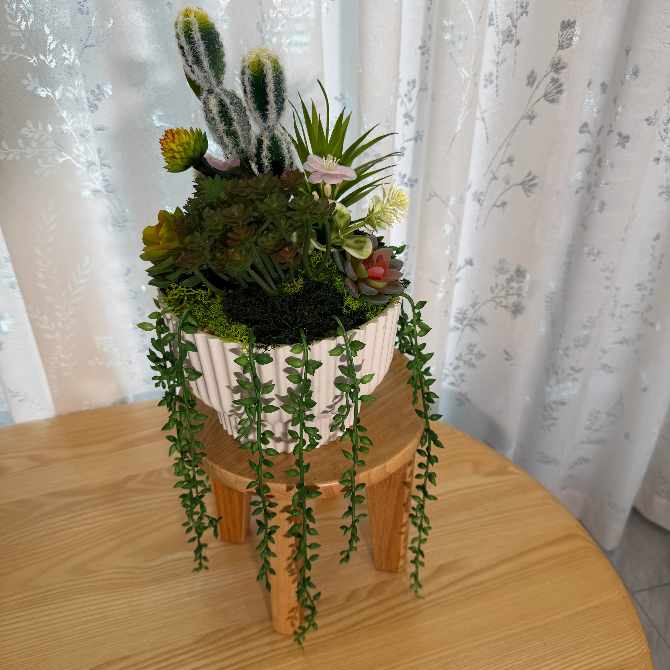 DR0074 (8) Artificial Cactus & Succulent Mix in White Ceramic Pot