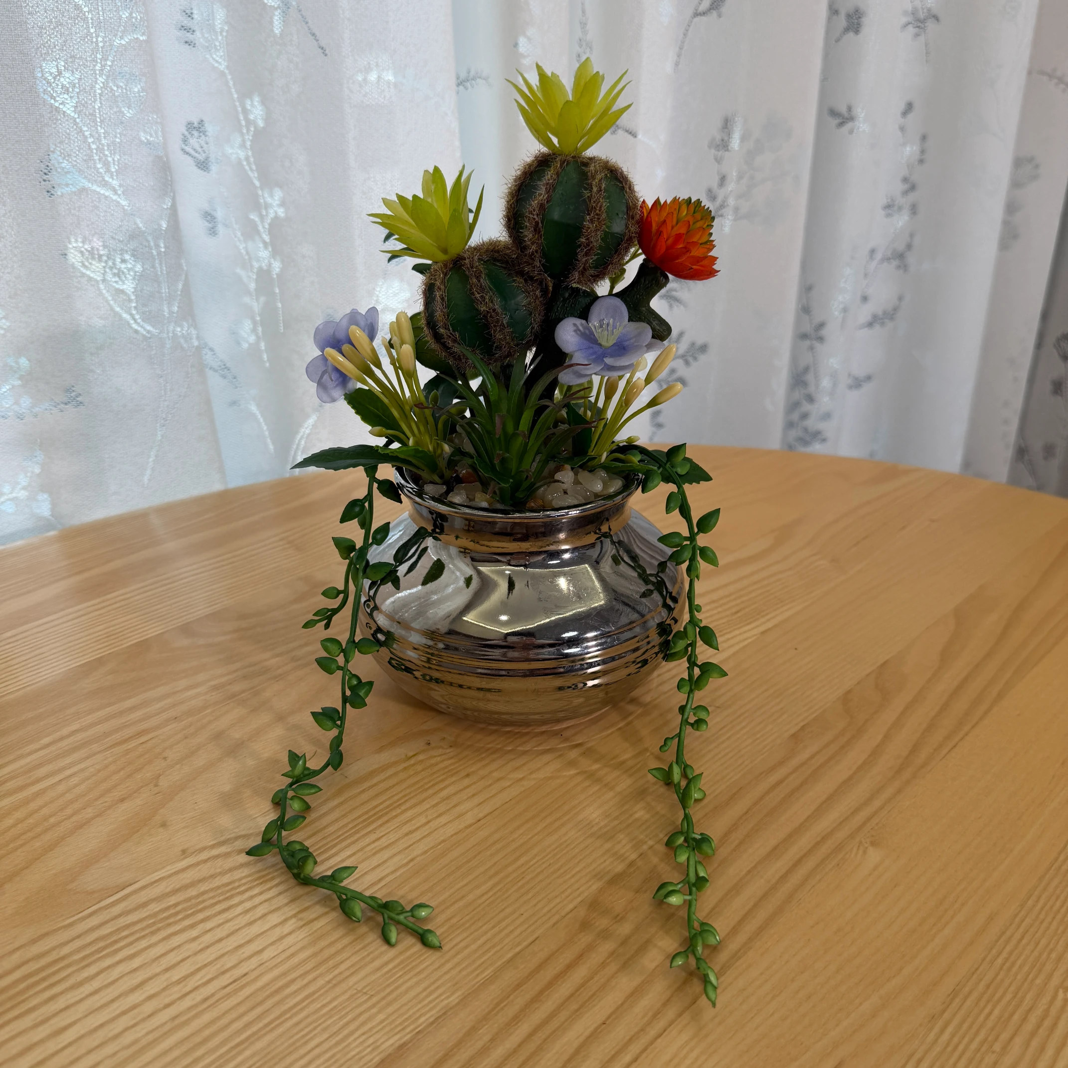 DR0076 (1) Artificial Succulent & Flower Mix in Metallic Pot