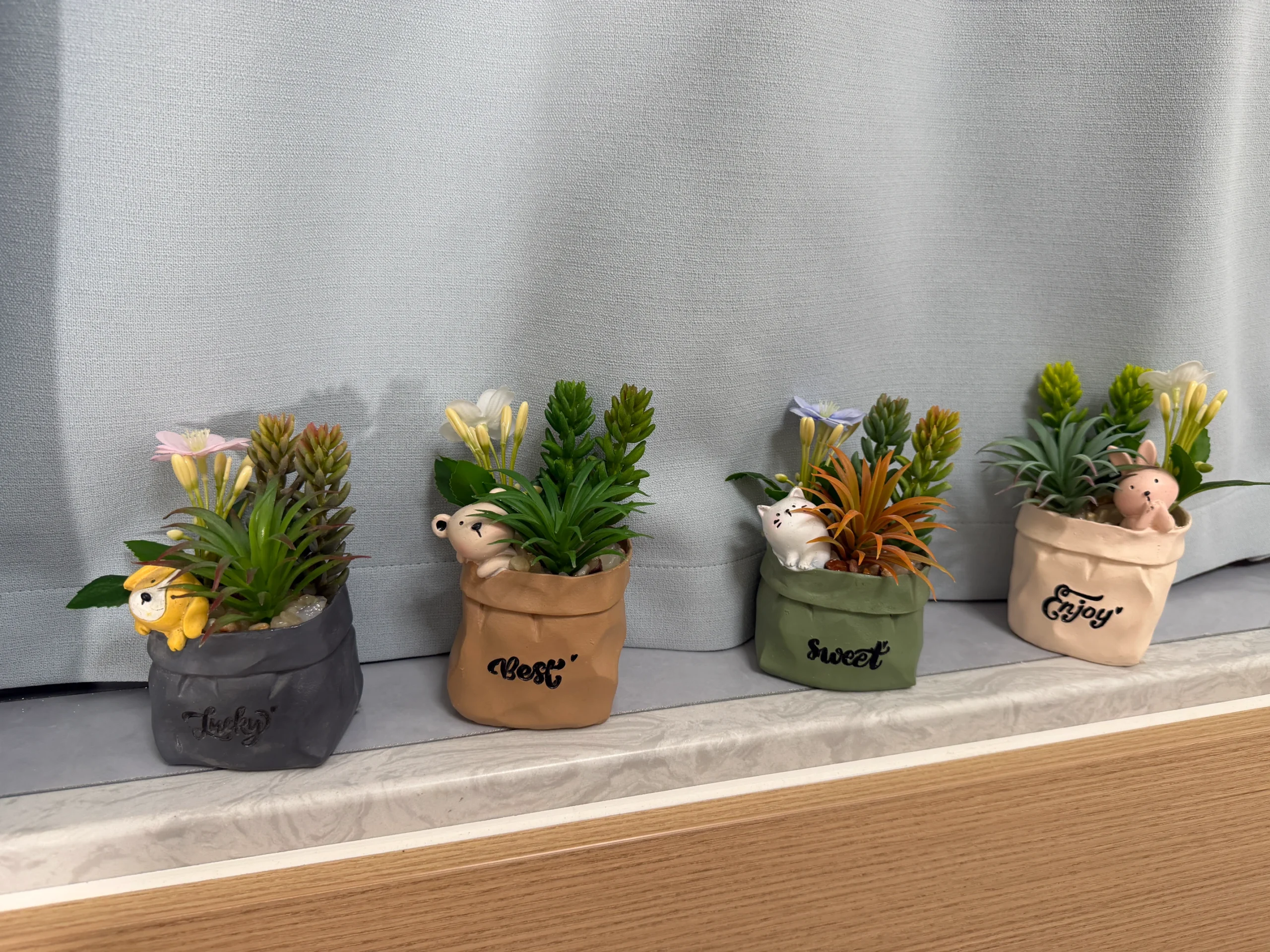 DR0093 (3) - Artificial Succulent in Sack-Shaped Pot