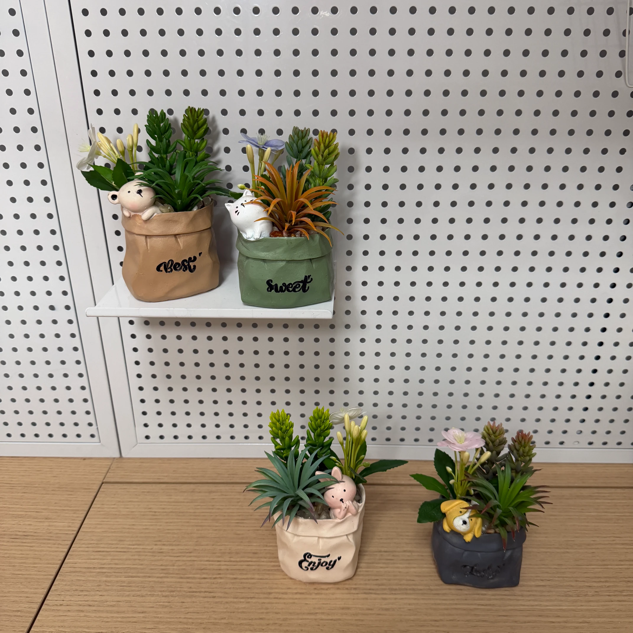 DR0093 (5) - Artificial Succulent in Sack-Shaped Pot