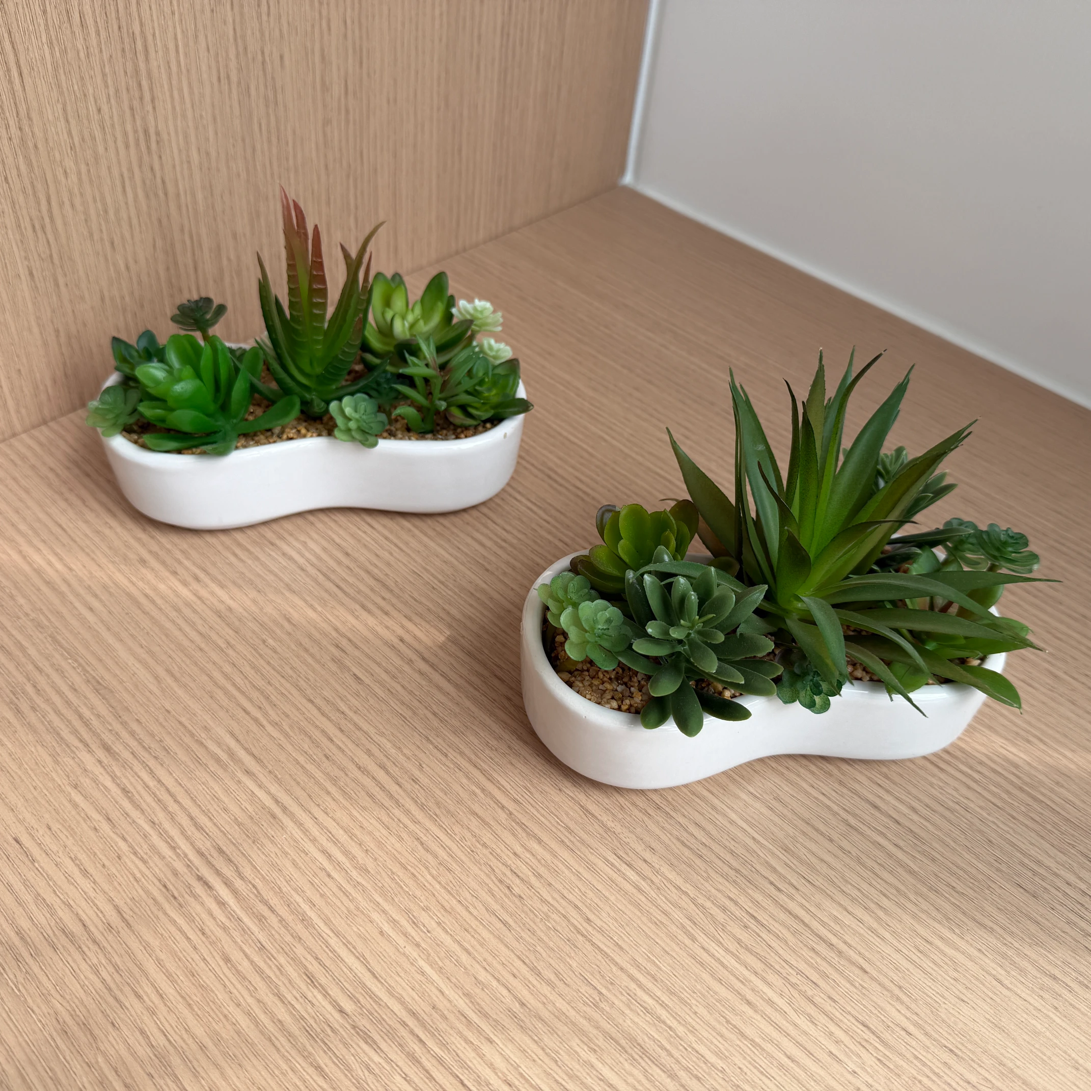 DR0155 (3) profile - Realistic Fake Succulent Pot