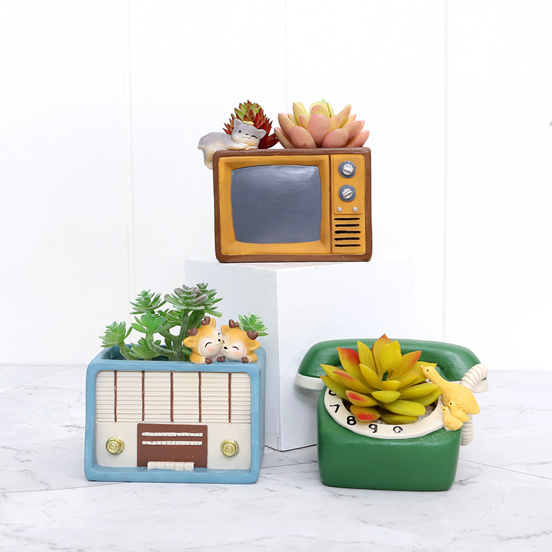 KT0002 (2) - Retro Electronic Resin Succulent Planter Set