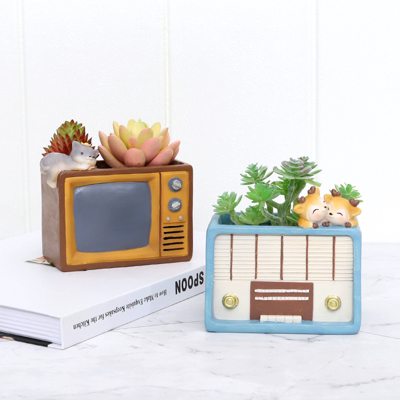KT0002 (3) - Retro Electronic Resin Succulent Planter Set
