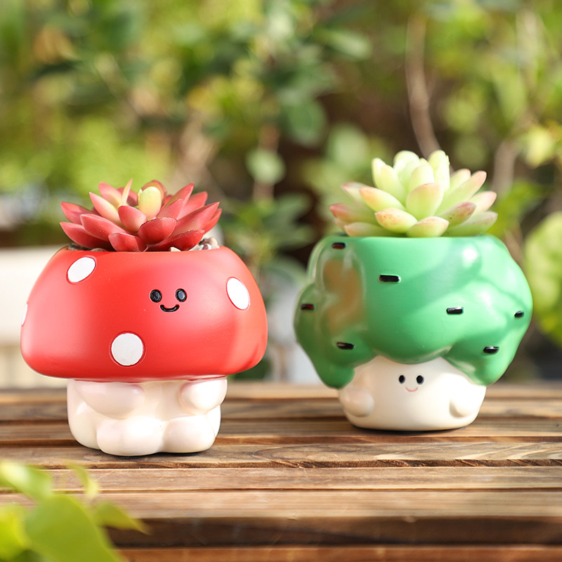 KT0052 (2) - Kawaii Vegetable Resin Succulent Planters