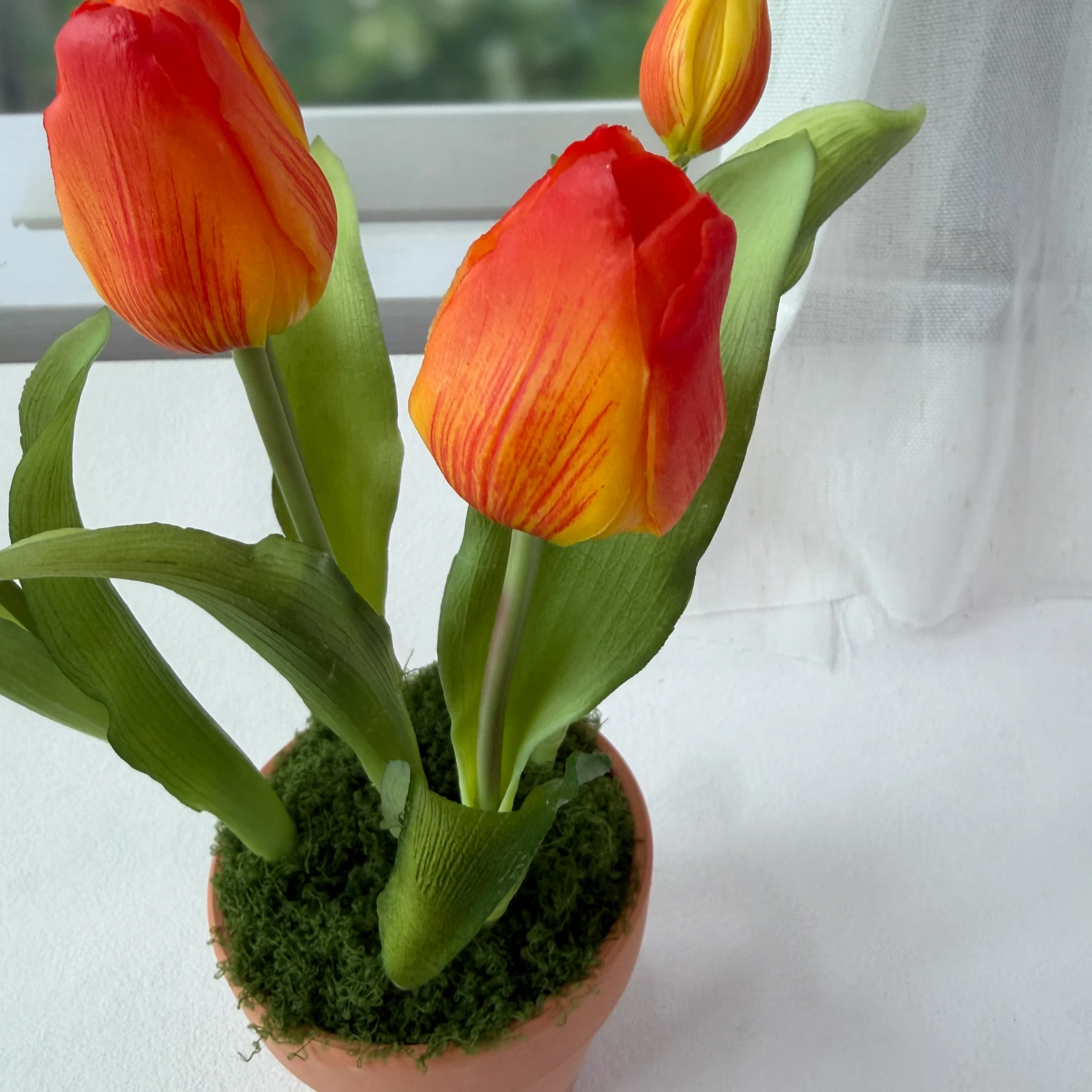 SE0019 (3) - Artificial Red & Yellow Variegated Tulip Arrangement