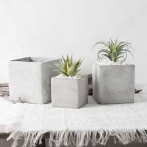 VA0030 (3) profile - Raw Concrete Square Planter Set