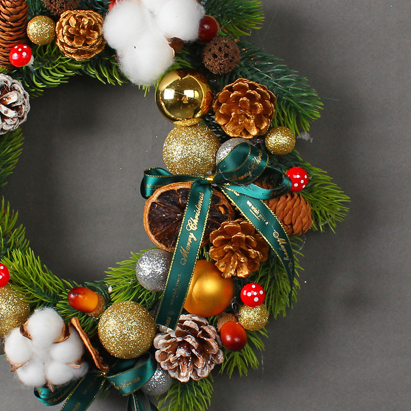 WCH0004 (3) - Vintage Christmas Wreaths with Cotton & Pinecones