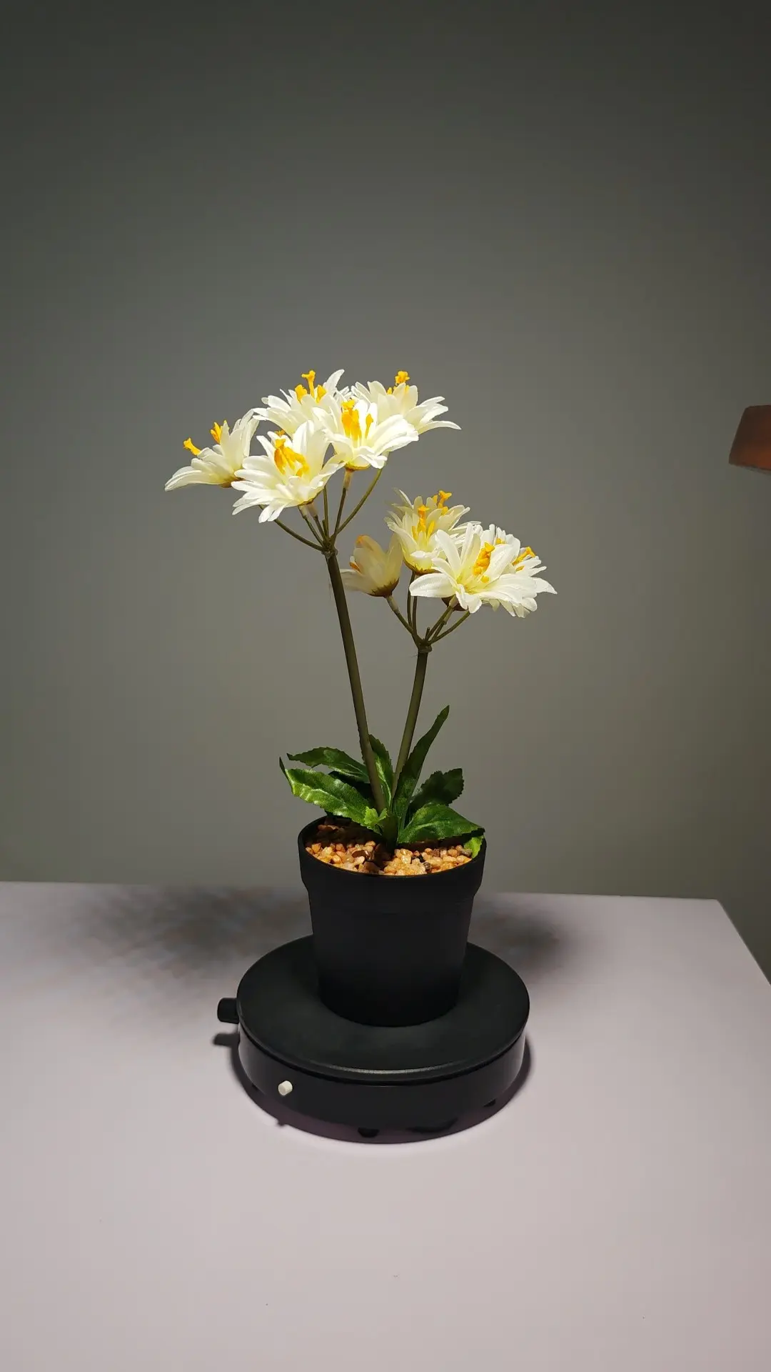 ZH0012 (2) profile - Artificial White Lily-Like Flower Arrangement
